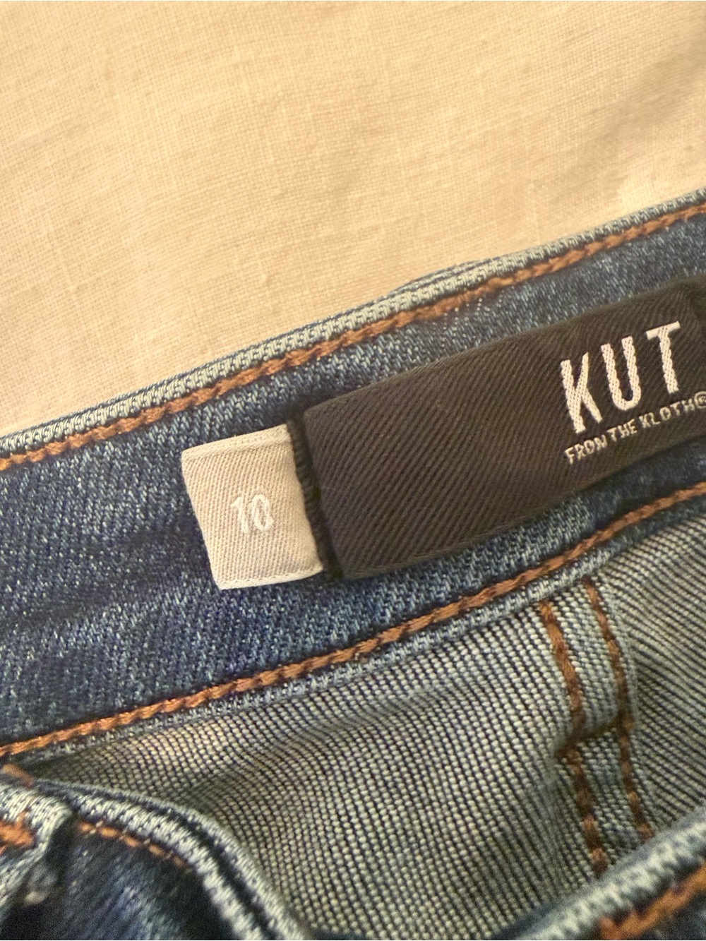 Kut from the Kloth Reese FAB AB Ankle Straight Leg Medium Blue Denim Jeans - Picture 4 of 10